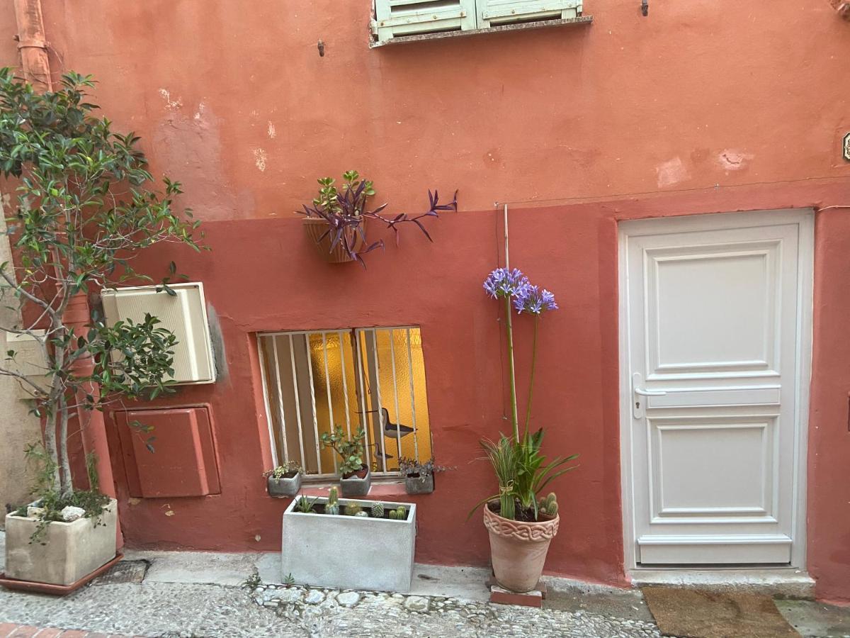 Joli Appart 29M2 En Vieille Ville Menton 2 Mins De La Mer Kültér fotó