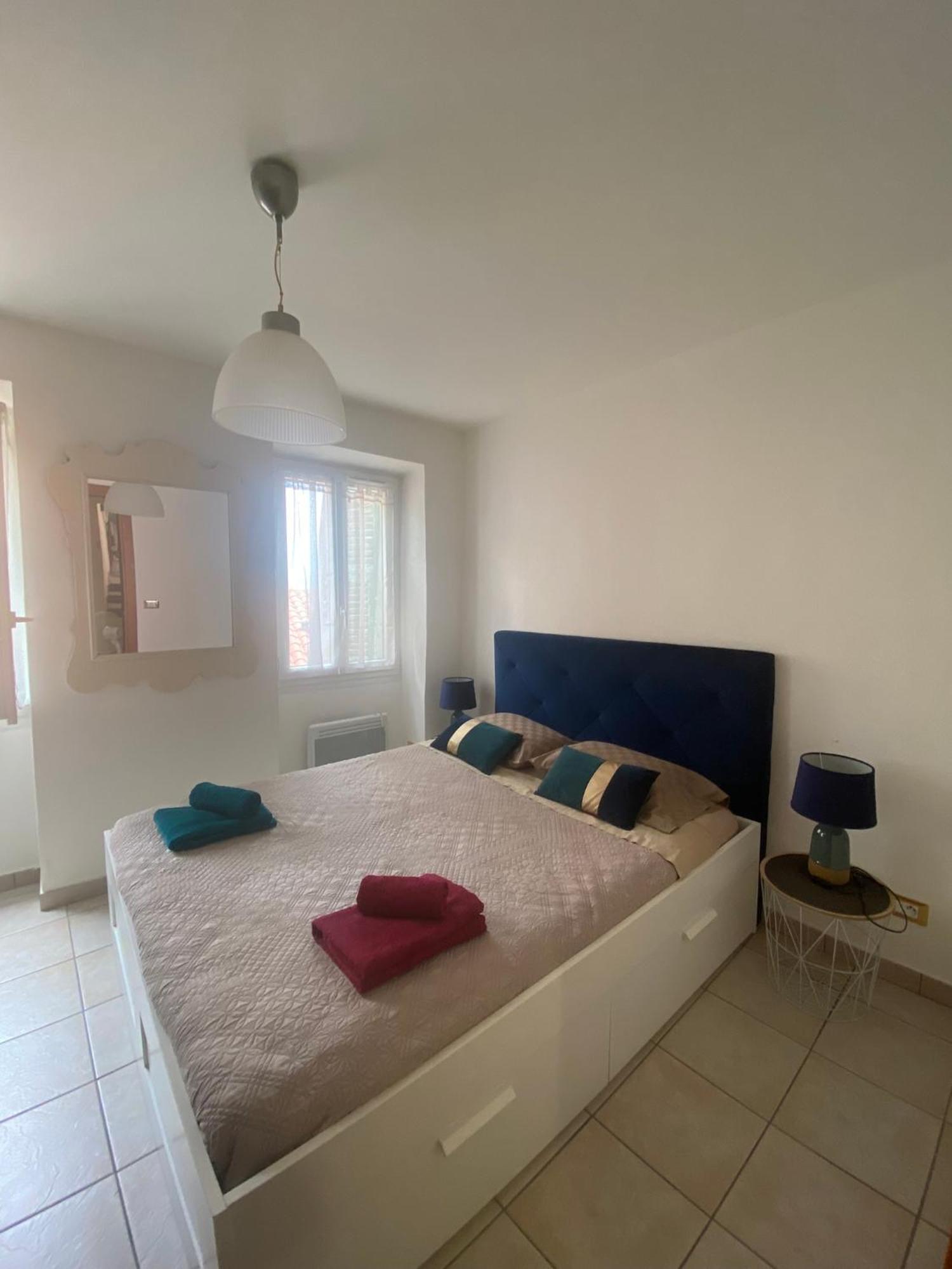 Joli Appart 29M2 En Vieille Ville Menton 2 Mins De La Mer Kültér fotó