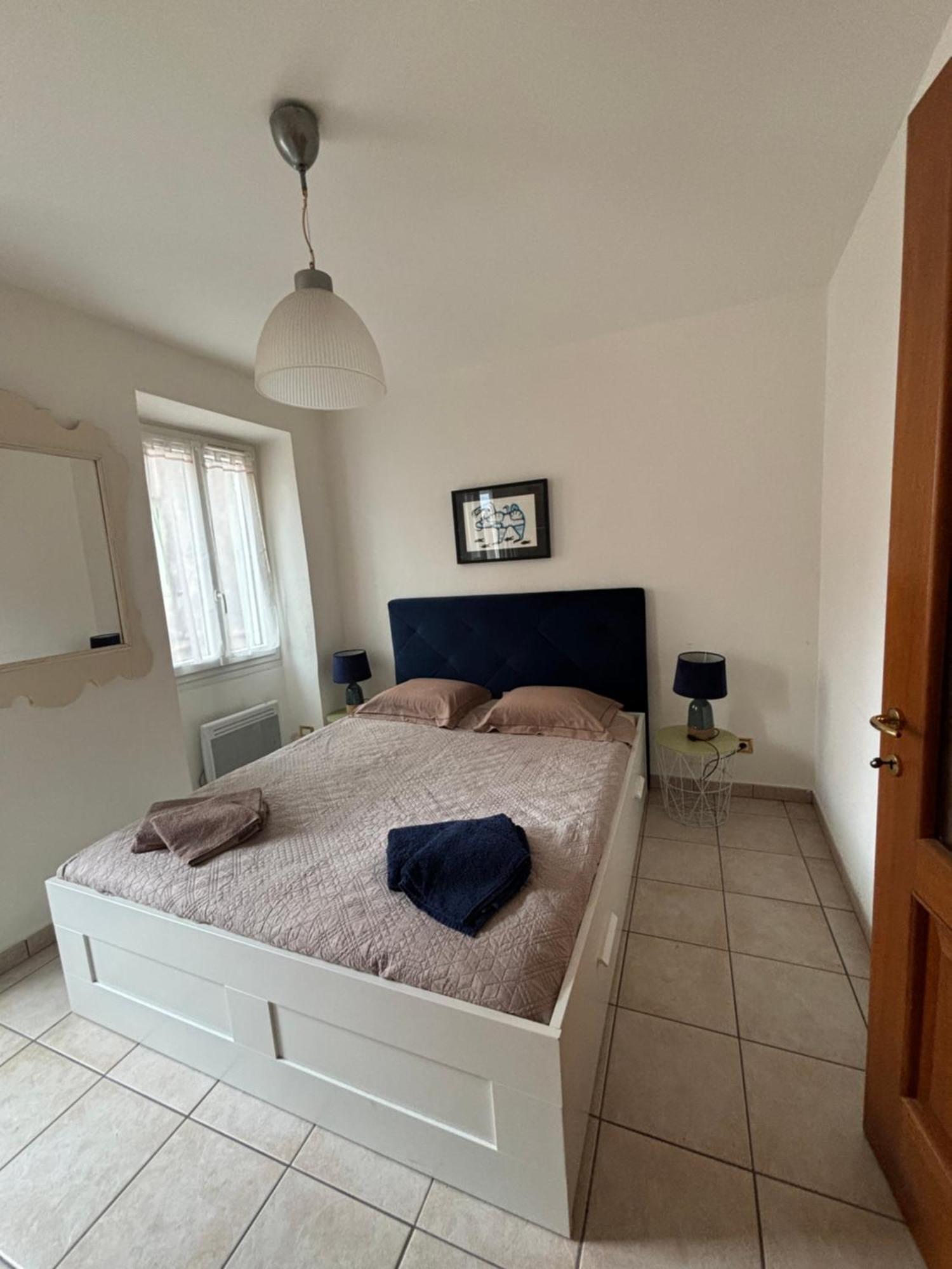Joli Appart 29M2 En Vieille Ville Menton 2 Mins De La Mer Kültér fotó